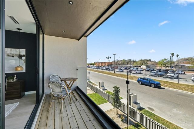 1404 S 7th Avenue, Edinburg, TX 78539