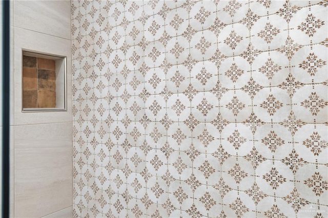 1404 S 7th Avenue, Edinburg, TX 78539