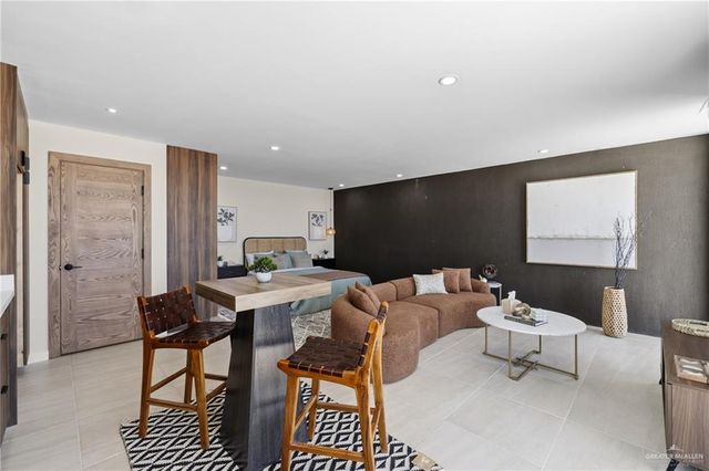 1404 S 7th Avenue, Edinburg, TX 78539