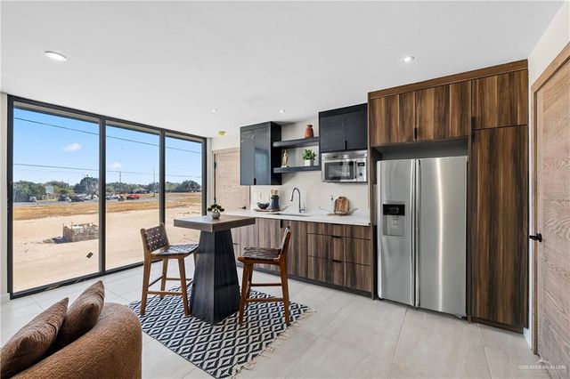 1404 S 7th Avenue, Edinburg, TX 78539