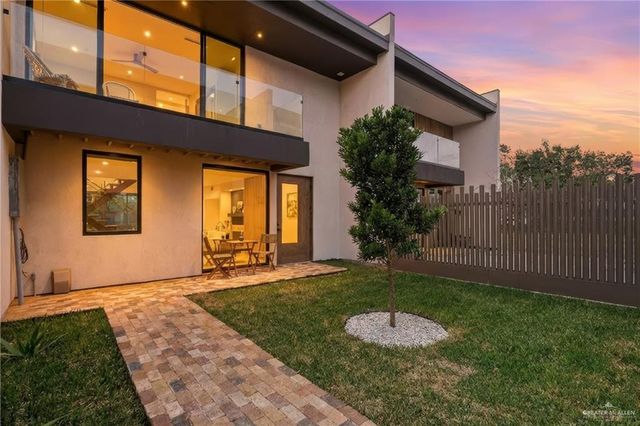 1404 S 7th Avenue, Edinburg, TX 78539