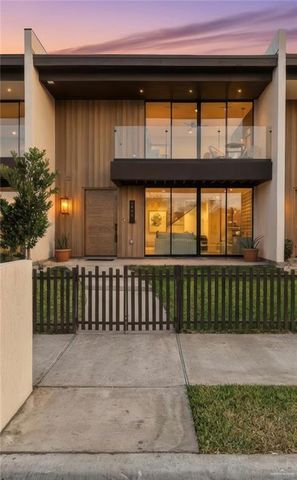 1404 S 7th Avenue, Edinburg, TX 78539