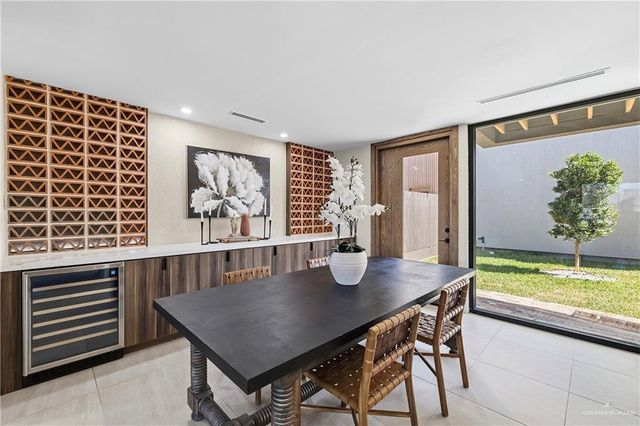 1404 S 7th Avenue, Edinburg, TX 78539