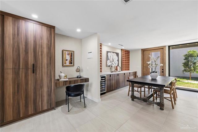 1404 S 7th Avenue, Edinburg, TX 78539