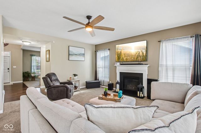 1334 Old Heritage Place, Greenwood, IN 46143