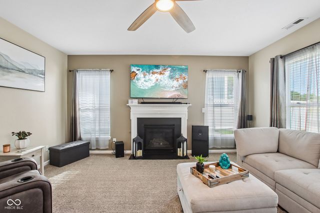 1334 Old Heritage Place, Greenwood, IN 46143