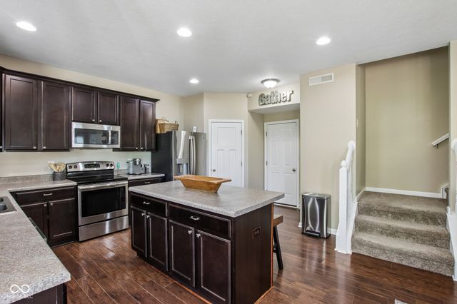 1334 Old Heritage Place, Greenwood, IN 46143