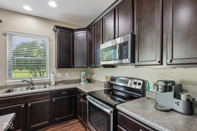 1334 Old Heritage Place, Greenwood, IN 46143