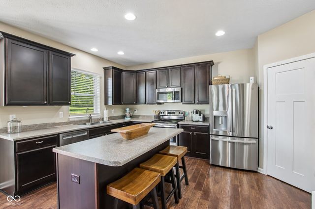 1334 Old Heritage Place, Greenwood, IN 46143