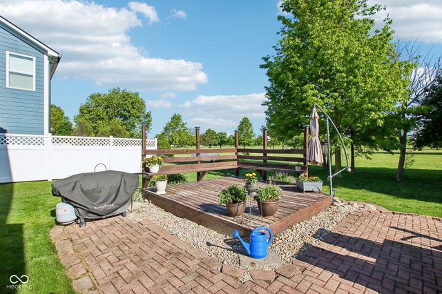 1334 Old Heritage Place, Greenwood, IN 46143