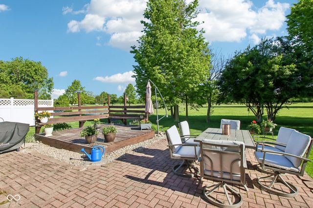 1334 Old Heritage Place, Greenwood, IN 46143