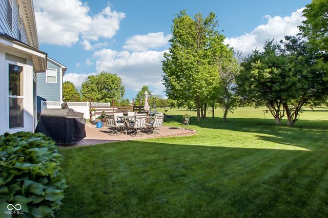 1334 Old Heritage Place, Greenwood, IN 46143