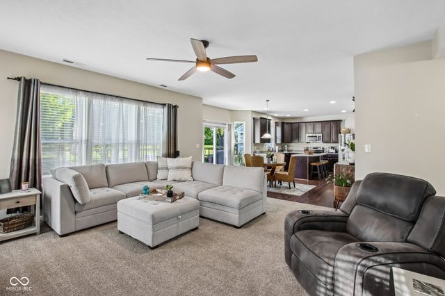 1334 Old Heritage Place, Greenwood, IN 46143
