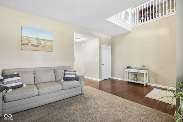 1334 Old Heritage Place, Greenwood, IN 46143