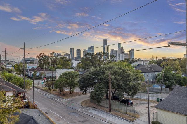 1811 Mills Street, Houston, TX 77026