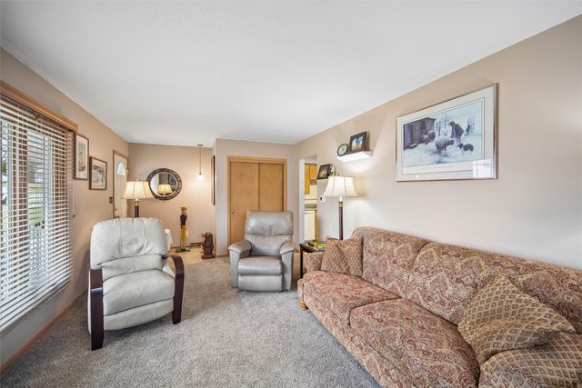 4110 Leonard Place, Des Moines, IA 50310