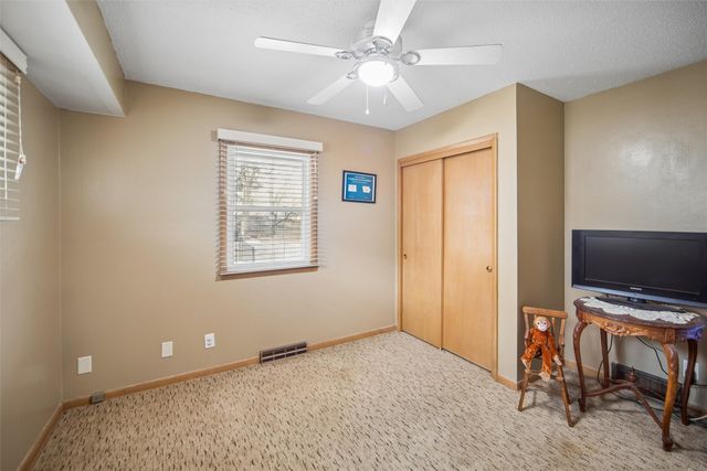 4110 Leonard Place, Des Moines, IA 50310