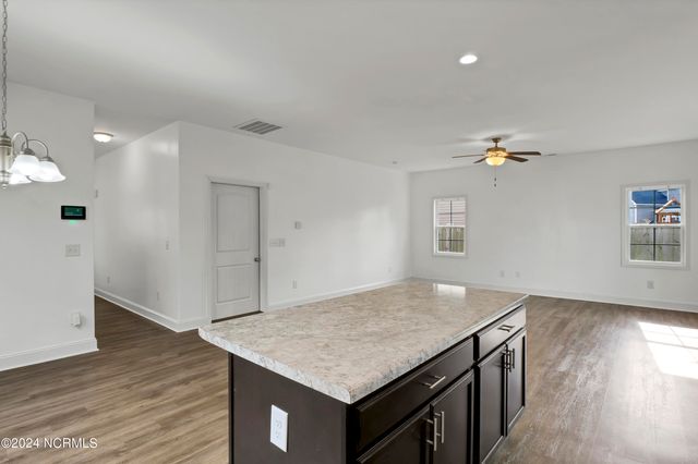 512 Everett Glades, Sneads Ferry, NC 28460