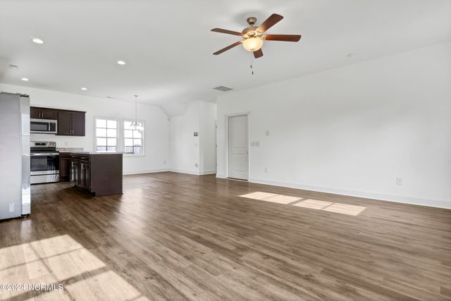 512 Everett Glades, Sneads Ferry, NC 28460