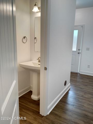 512 Everett Glades, Sneads Ferry, NC 28460