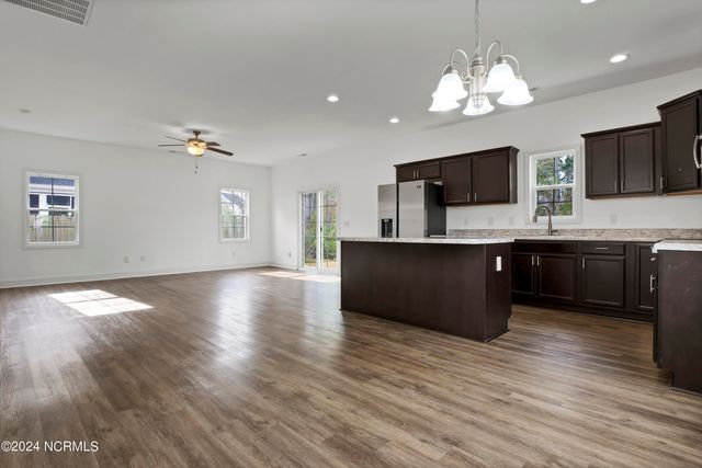 512 Everett Glades, Sneads Ferry, NC 28460