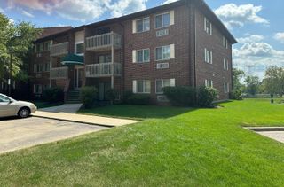 900 N Lakeside Drive 1A, Vernon Hills, IL 60061
