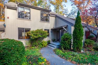 134 Chestnut Circle 134, Lincoln, MA 01773