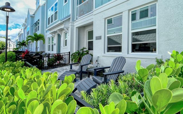 2300 LINDSTROM STREET, Sarasota, FL 34237