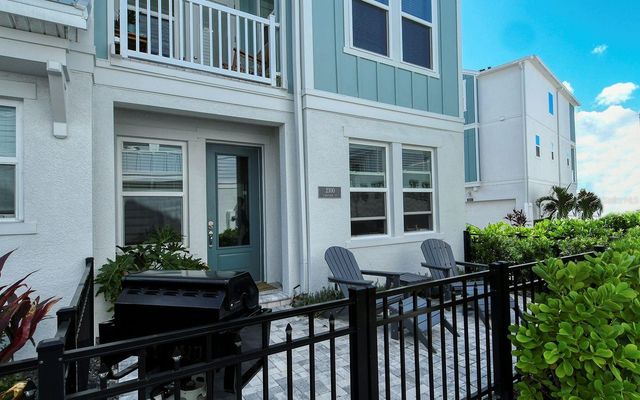 2300 LINDSTROM STREET, Sarasota, FL 34237