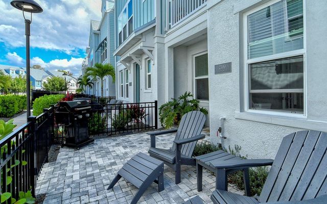 2300 LINDSTROM STREET, Sarasota, FL 34237