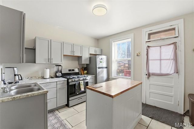 3430 Juniata Street, St Louis, MO 63118