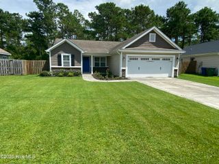 404 Ridgeway Drive, Sneads Ferry, NC 28460
