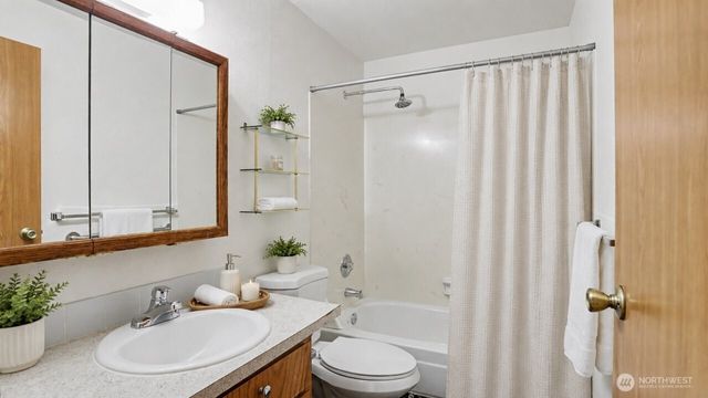 12380 SE 221st Street, Kent, WA 98031