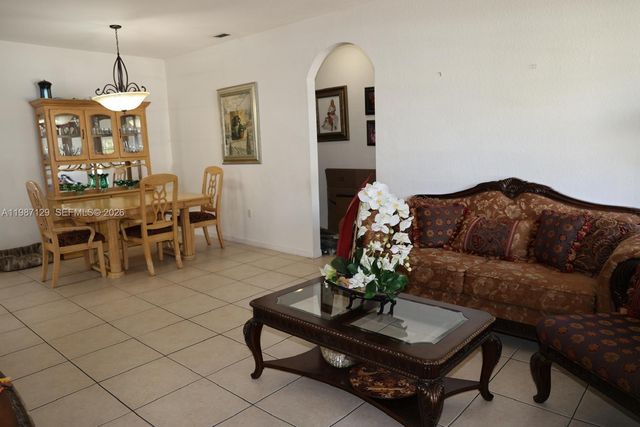 7812 NW 198th St, Hialeah, FL 33015