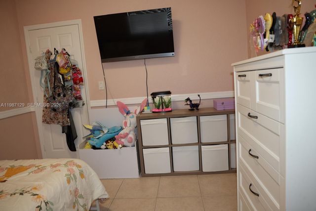 7812 NW 198th St, Hialeah, FL 33015