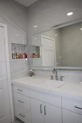 7812 NW 198th St, Hialeah, FL 33015