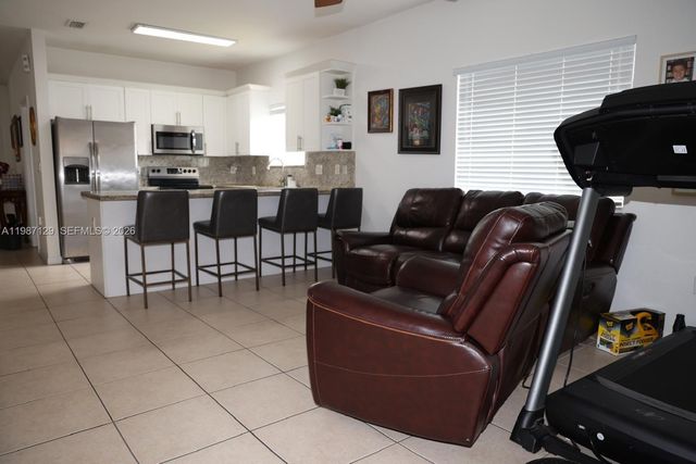 7812 NW 198th St, Hialeah, FL 33015