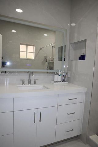 7812 NW 198th St, Hialeah, FL 33015