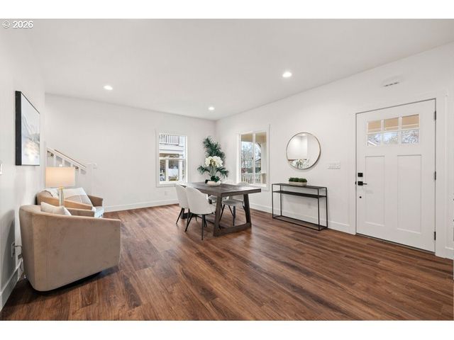 718 W 19TH St, Vancouver, WA 98660