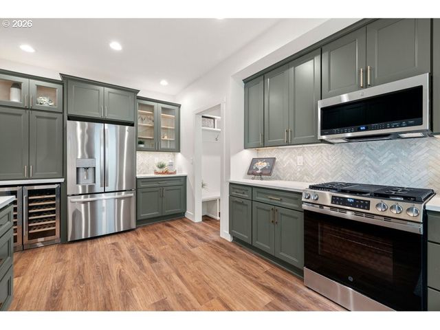 718 W 19TH St, Vancouver, WA 98660