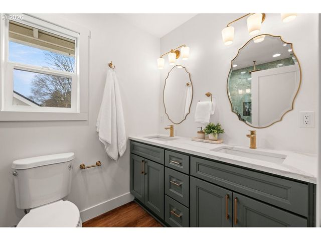 718 W 19TH St, Vancouver, WA 98660