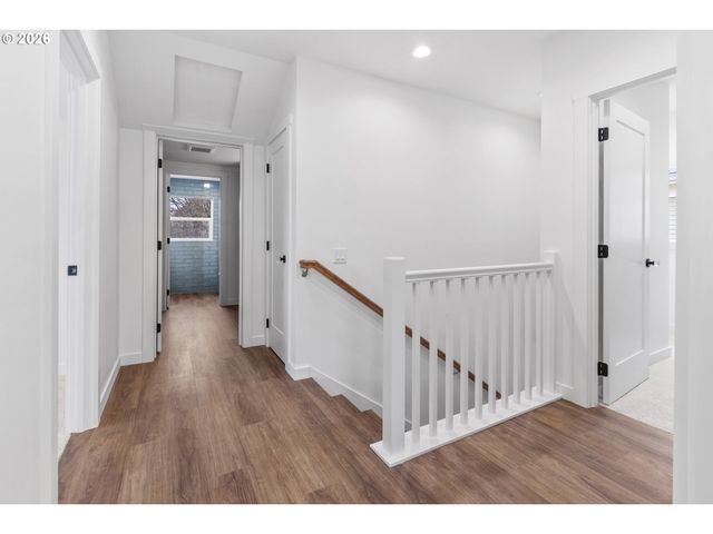 718 W 19TH St, Vancouver, WA 98660