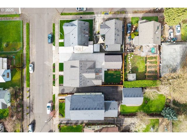 718 W 19TH St, Vancouver, WA 98660