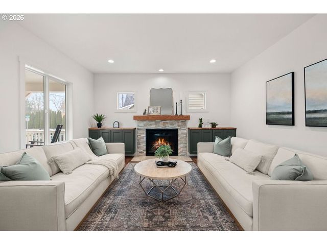 718 W 19TH St, Vancouver, WA 98660