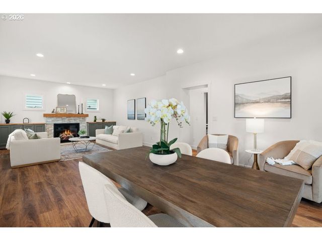 718 W 19TH St, Vancouver, WA 98660