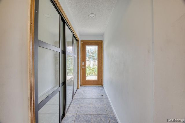 10401 Degrand Street, White Lake, MI 48386