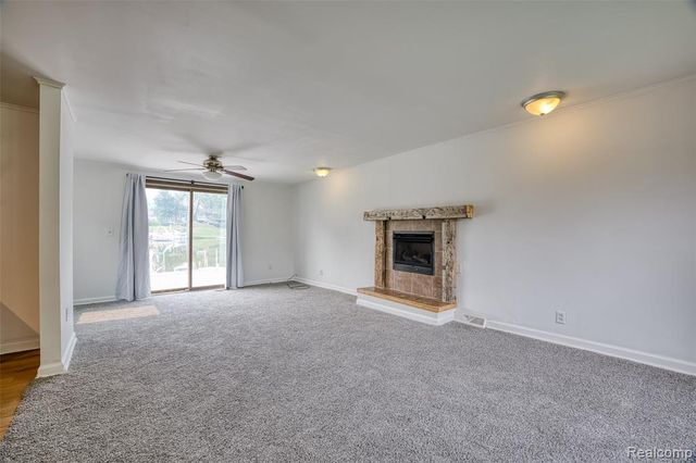 10401 Degrand Street, White Lake, MI 48386