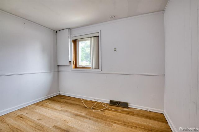 10401 Degrand Street, White Lake, MI 48386