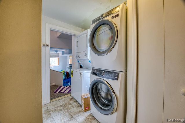 10401 Degrand Street, White Lake, MI 48386