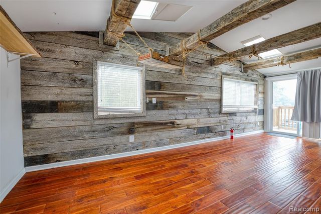 10401 Degrand Street, White Lake, MI 48386
